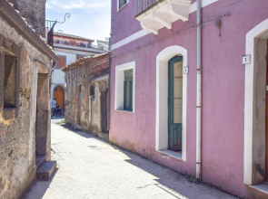 Beautiful Apartment in Linguaglossa With 2 Bedrooms and Wifi