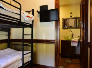 Ottoman Suites by Seratonin