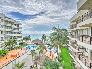 Ocean-view Oasis on Playa Norte: Resort Amenities