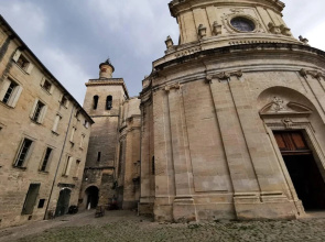 Apartment With 2 Bedrooms in Uzès, With Wonderful City View and Wifi