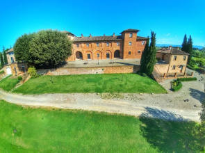 Quaint Farmhouse in Montepulciano with Pool
