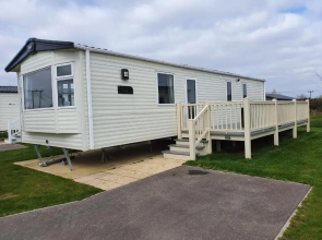 46 Lancaster Crescent Luxury caravan with hot tub