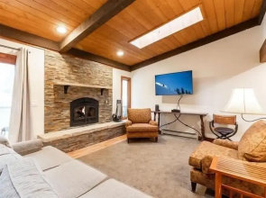 3-Bedroom Meadow Creek Townhom 3 Townhouse