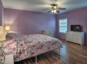 Cozy Murrells Inlet Home ~ 3/4 Mi to Beach!