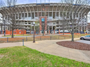 Auburn Gameday Center Studio: Walk to Arena!