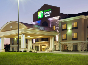 Holiday Inn Express & Suites Center by IHG