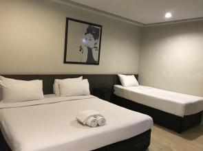 Paragon Inn