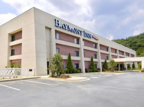 Baymont Inn & Suites Cherokee Smoky Mountains