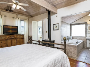 427 Santa Barbara (1655-159022) - 1 Br Hotel Room