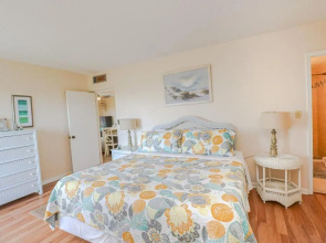 Creston House 1C