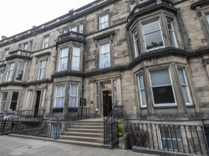 Grosvenor Suites