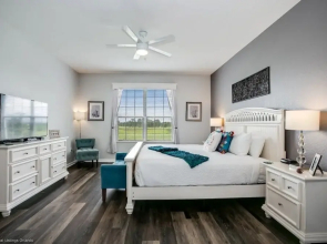 Lake View Nirvana 3 Bedroom Condo by RedAwning