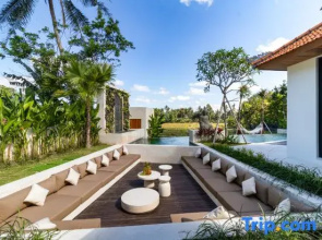 Villa Kemboja by BaliSuperHost