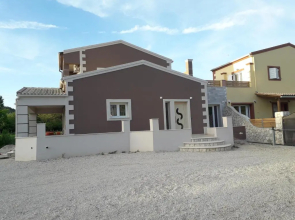 ANTIGONH COUNTRYSIDE VILLA !i