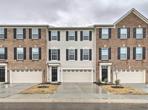 Modern & Spacious Family Home w/ Pool Access!