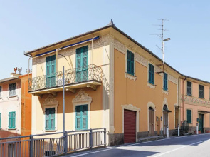 Newly Renovated Ocean View Flat