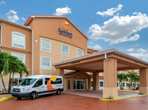 Comfort Inn & Suites Fort Myers Airport
