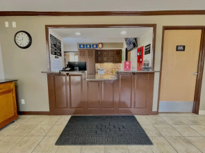 Quincy Inn and Suites