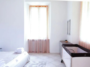 Apartment in Villa Between Como and Switzerland