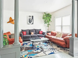 Spacious 4BR Getaway: Perfect for Family & Friends