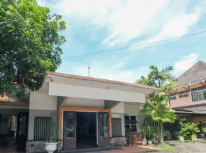 Airy Stasiun Balapan Monginsidi 106 Solo