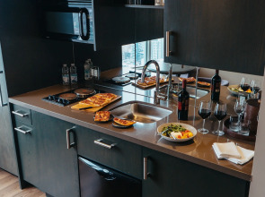 One King West Hotel & Residence