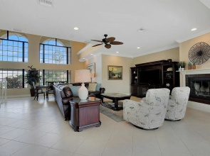 SPIN516 5 Bedroom Holiday Home by Marco Naples Vacation Homes
