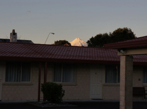 Bks Egmont Motor Lodge