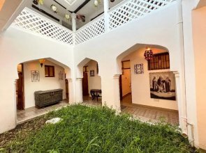 Zanzi House