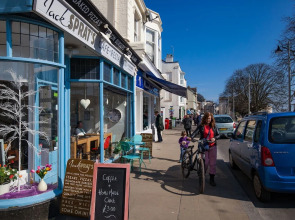 Modern Apartment in Dawlish With Dawlish Coast View