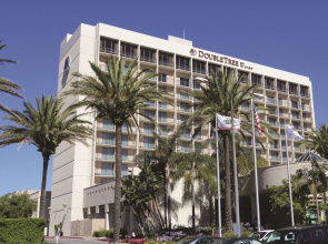 DoubleTree by Hilton Torrance - South Bay