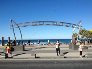 Aristocrat Apartments