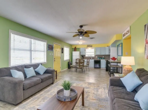 Walk to Gulf: Surfside Beach Home w/ Deck