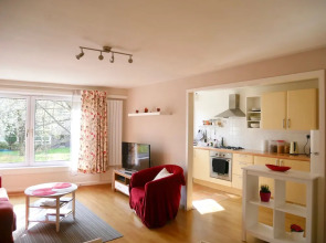 Bright 2 Double Bedrooms Apartment