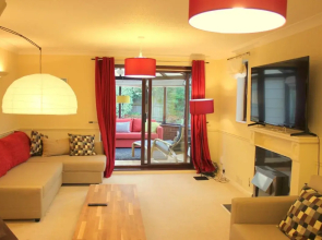 Peymans Apple Tree House Serviced Apartment