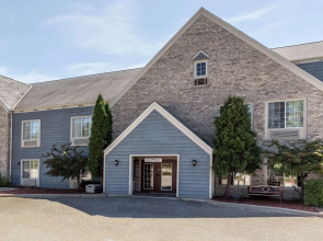 Baymont by Wyndham Mequon Milwaukee Area