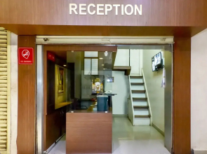 OYO 2453 Hotel Mangesh Plaza