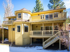 Skidder Trail Family Lodge 4 Bedroom Home by RedAwning