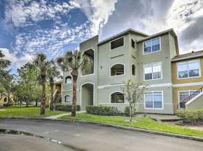 Modern Condo w/ Pool: 4 Mi to Clearwater Beach!