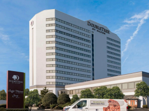 DoubleTree by Hilton Fort Lee - George Washington Bridge