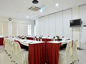 ZEN Rooms Benhil Tondano