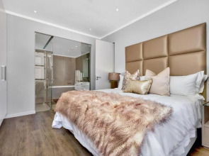 Sandton Apartment 15 West Road South