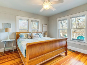 Hill Country Retreat w/ Lake View, Deck & Balcony