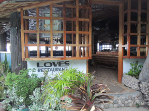 Love's Beach and Dive Resort