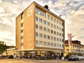 Hotel SiX