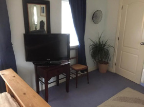 Beautiful private room with Kingsize bed and large private en-suite