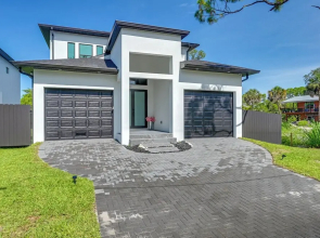 3 Mi to Naples Beach: Luxurious Home w/ Pool!