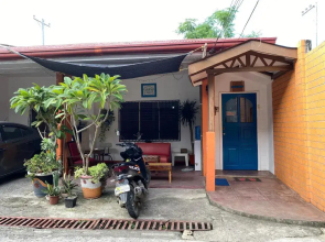 Jiji's Hostel