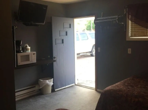 West Side Motel