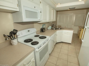 Inlet Reef 603 2 Bedroom Condo by RedAwning